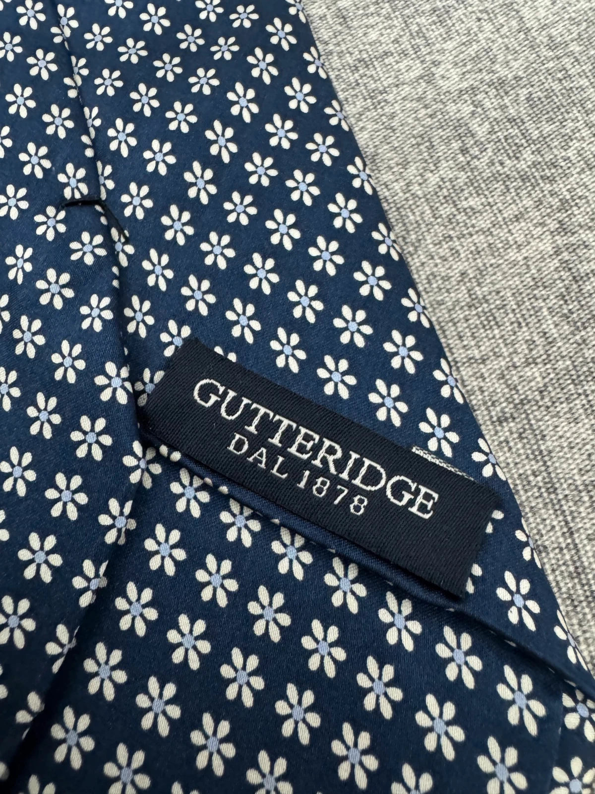 Cravatta Gutteridge Blu Fantasia Floreale Elegante Uomo Slim Tie