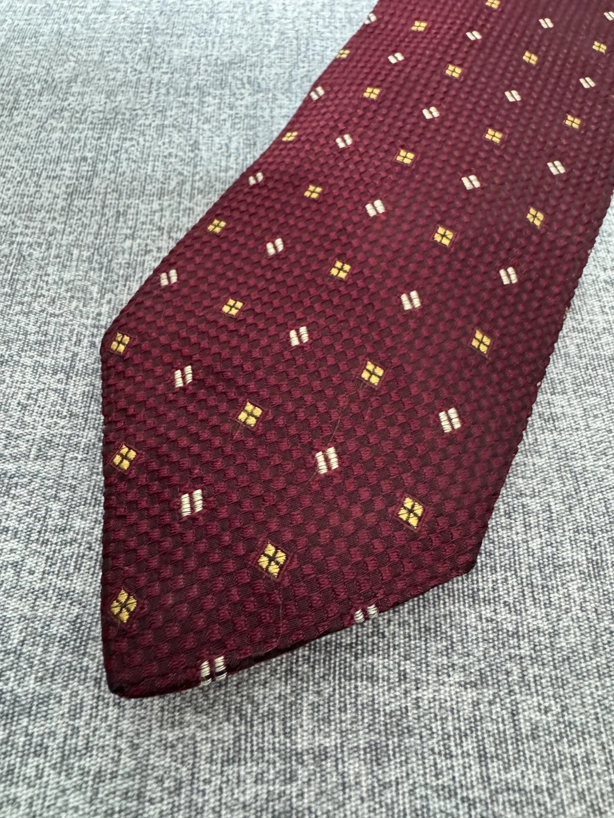 Cravatta Kiros Bordeaux Fantasia Geometrica Vintage Seta Made Italy (CR018)