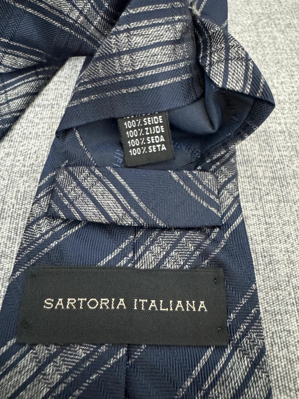 Cravatta Sartoria Italiana Blu Righe Argento 100% Seta Made Italy (CR026)
