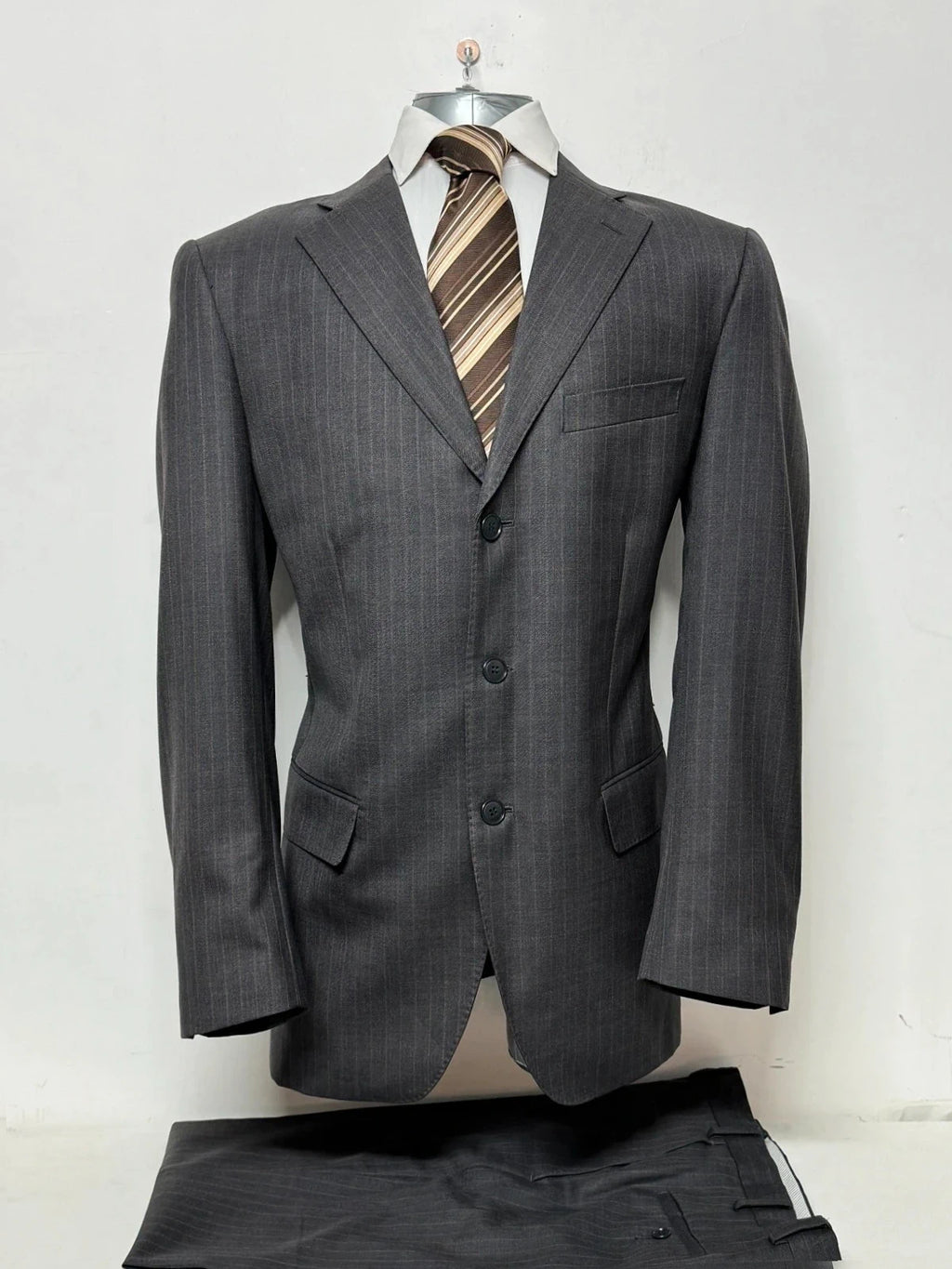 Completo Uomo gessato grigio lana Super 100’s elegante sartoriale (AP64)