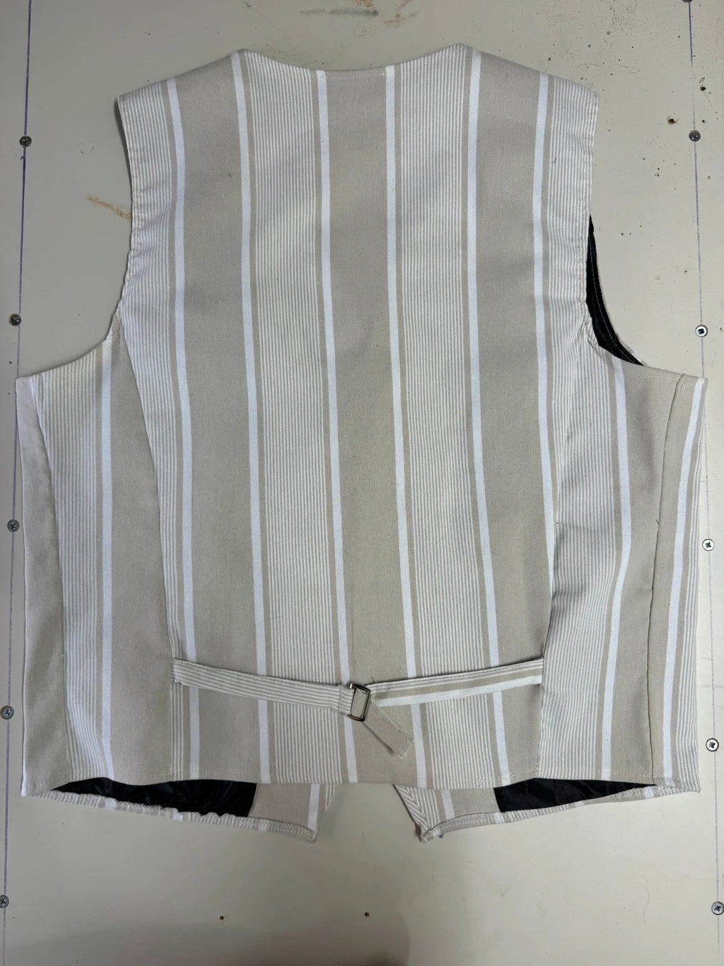 Titolo: Gilet Uomo Angewear Milano Beige Righe Elegante Made in Italy Tg XL (MP19)