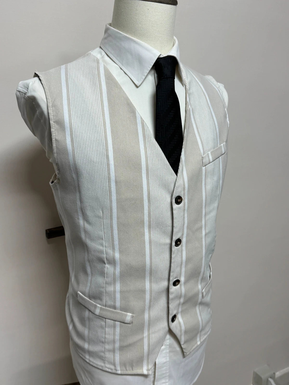 Titolo: Gilet Uomo Angewear Milano Beige Righe Elegante Made in Italy Tg XL (MP19)