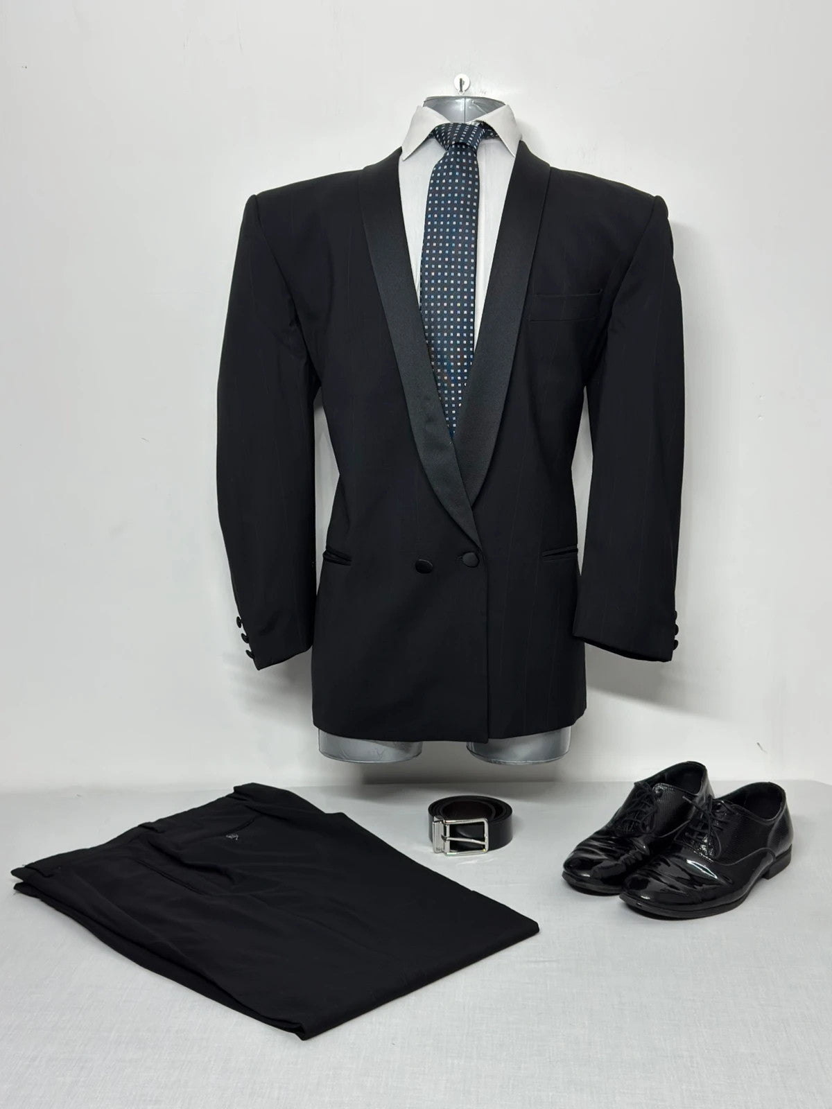 Abito uomo Profilo by Trabaldo Togna nero gessato – Lana Vergine. (1) - TheNewElegance