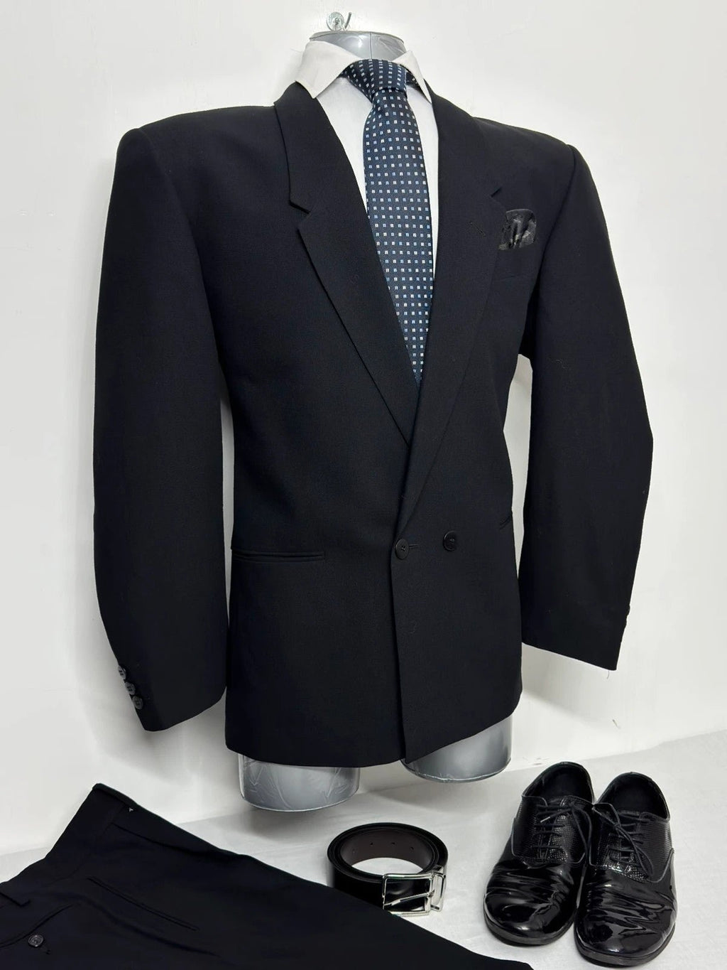 Completo uomo Profilo nero lana vergine tg 48 - TheNewElegance