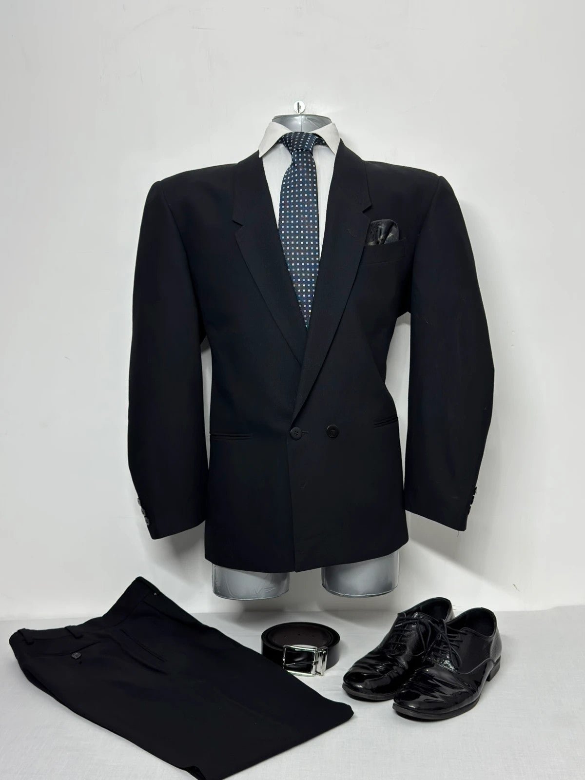 Completo uomo Profilo nero lana vergine tg 48 - TheNewElegance